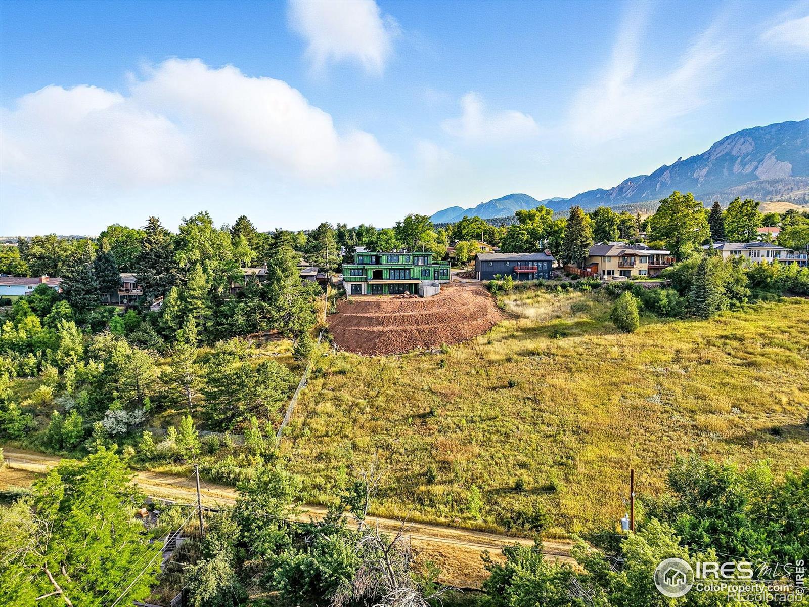 2955 Stanford Avenue