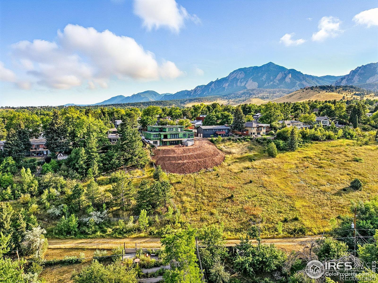 2955 Stanford Avenue