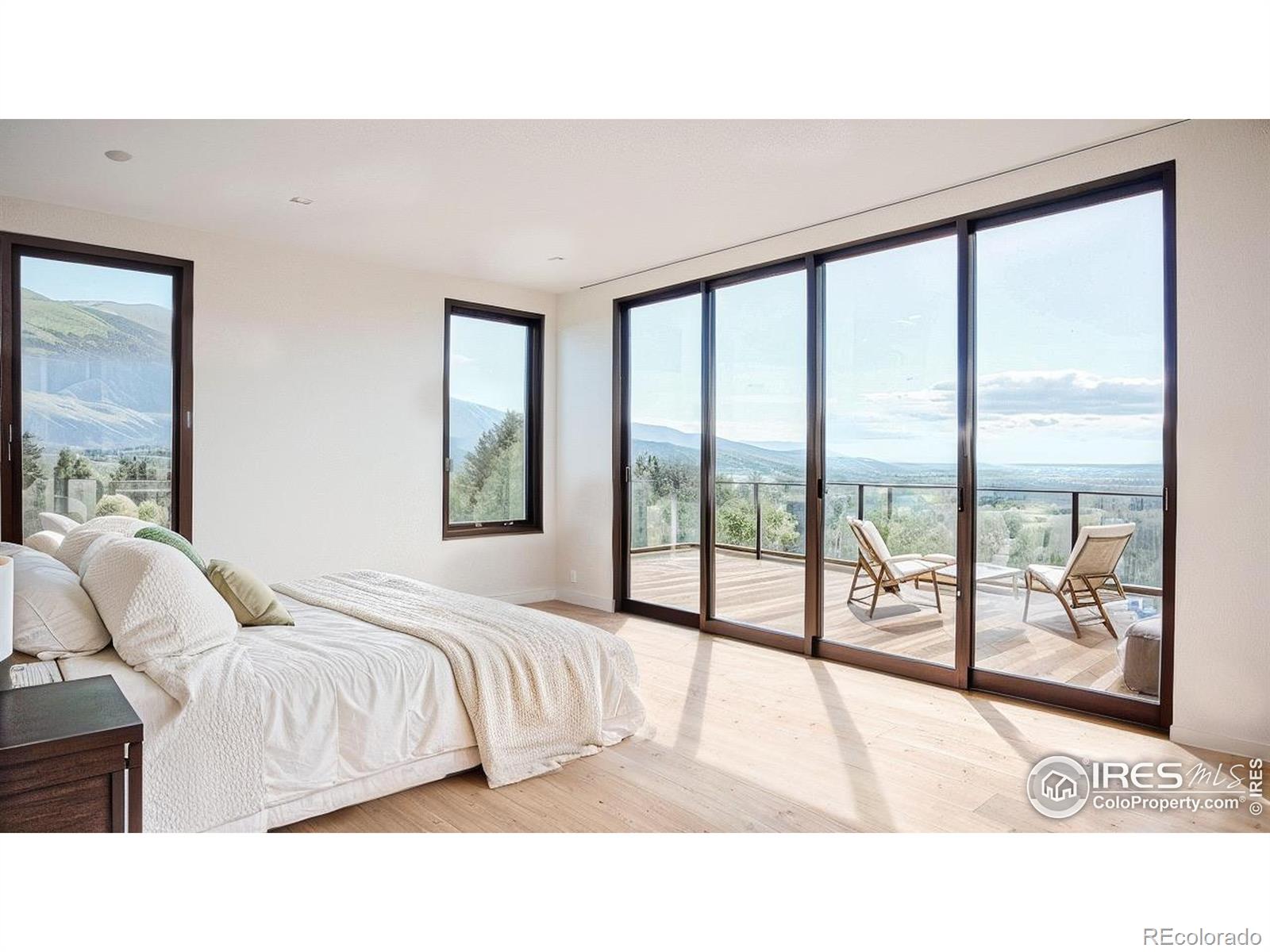 2955 Stanford Avenue