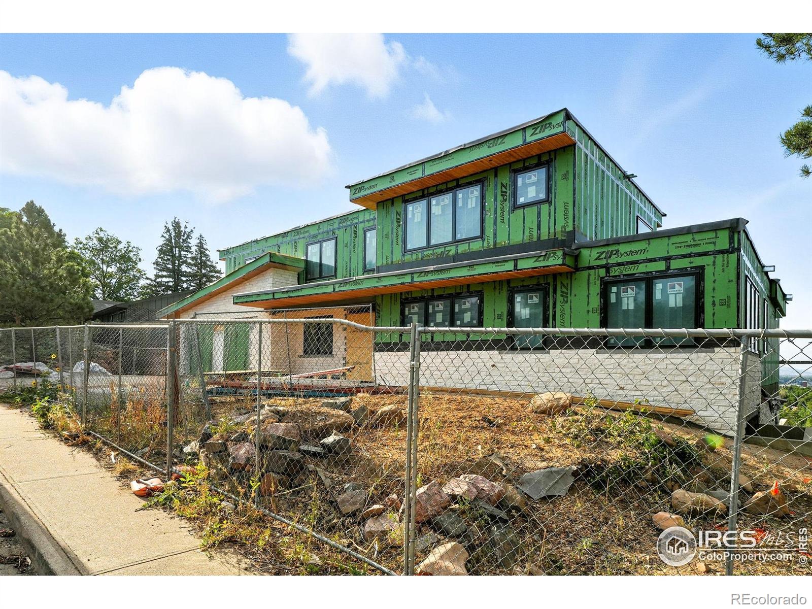 2955 Stanford Avenue