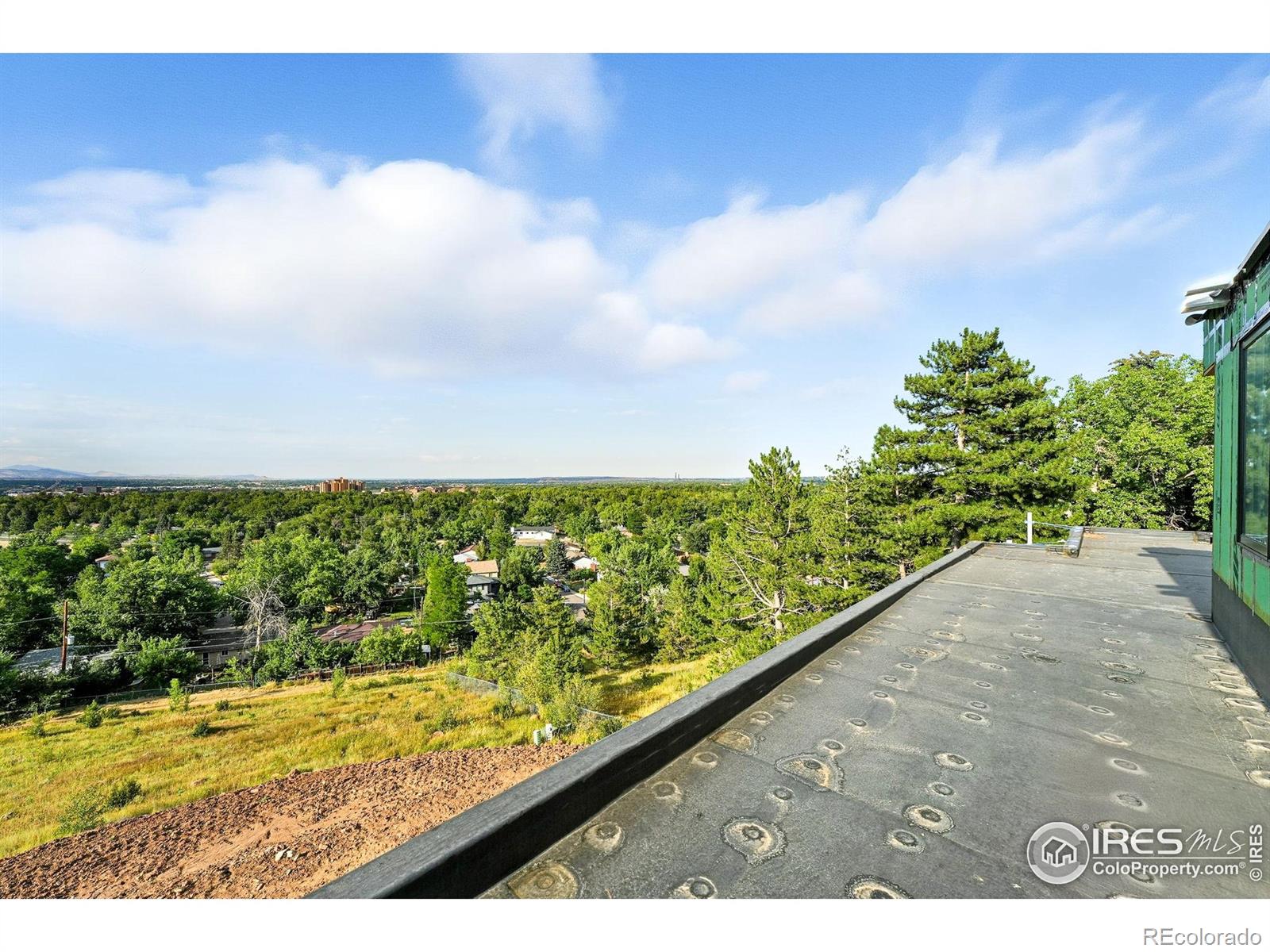 2955 Stanford Avenue