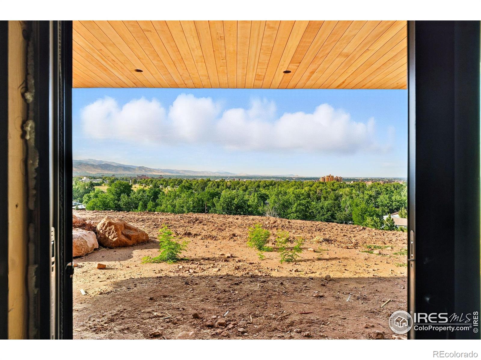 2955 Stanford Avenue