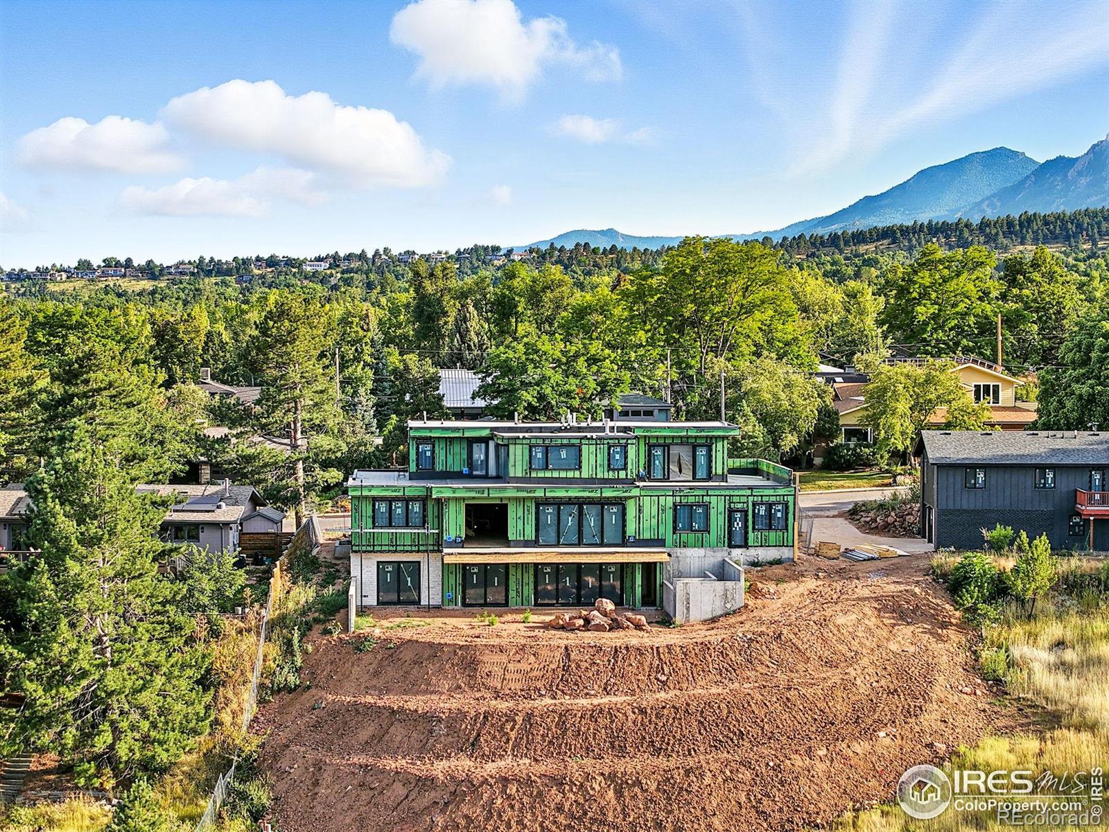 2955 Stanford Avenue