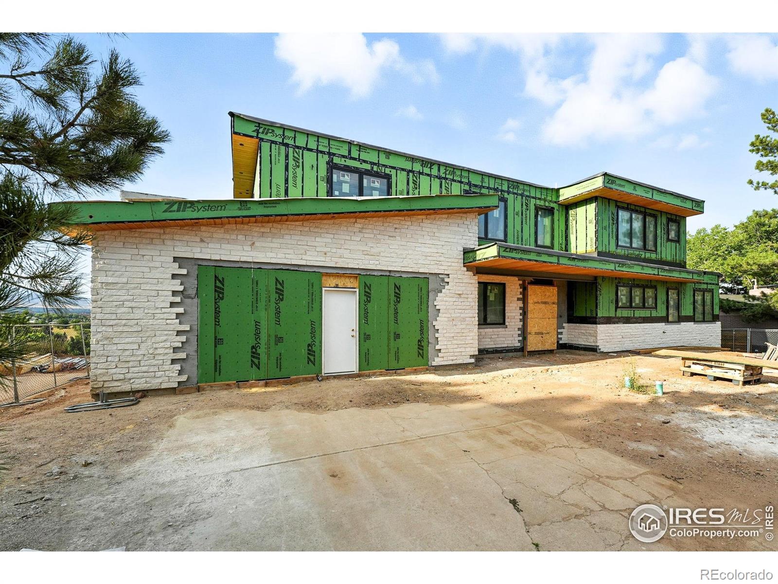 2955 Stanford Avenue