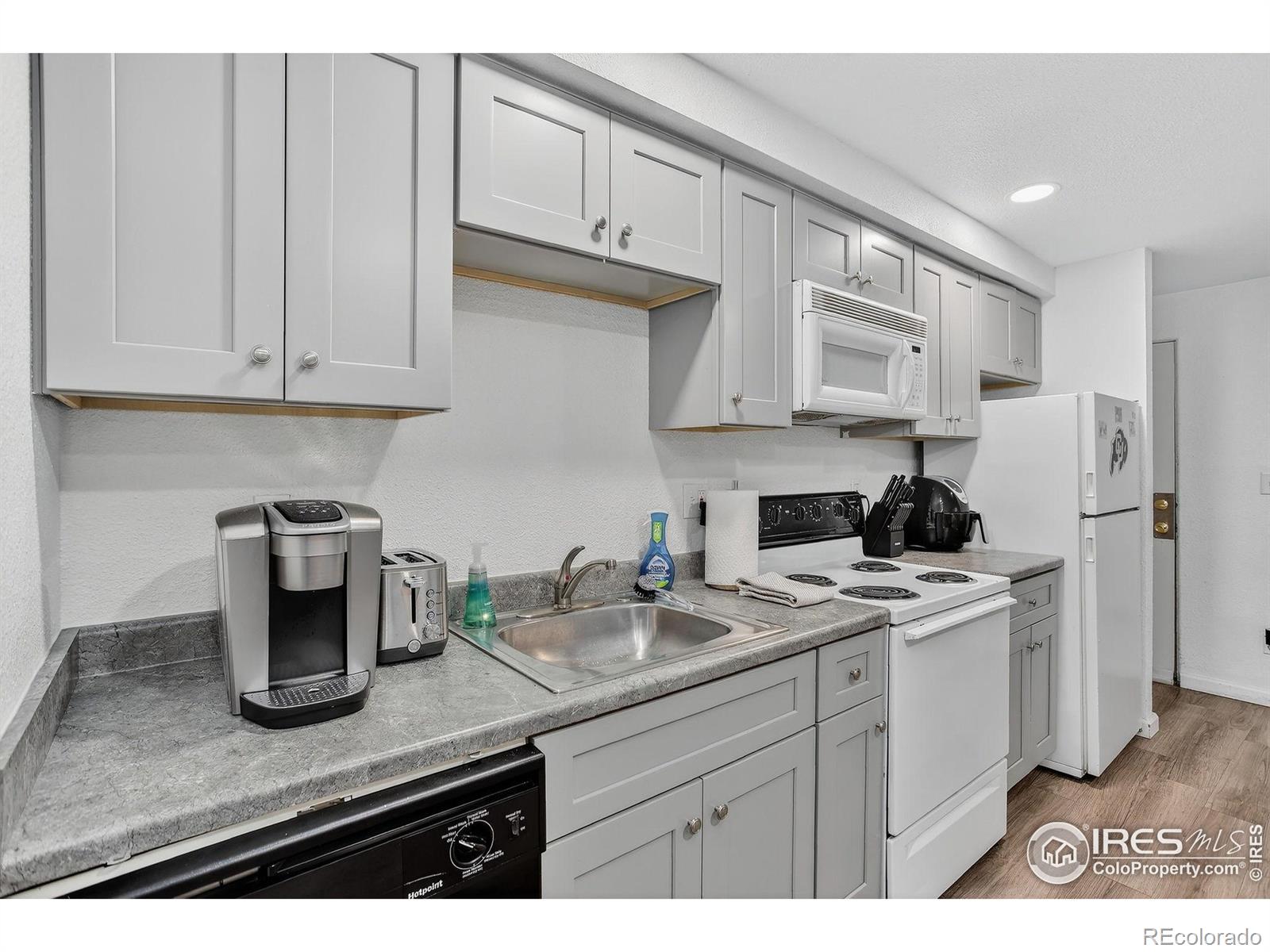 961 16th Street Unit: 2