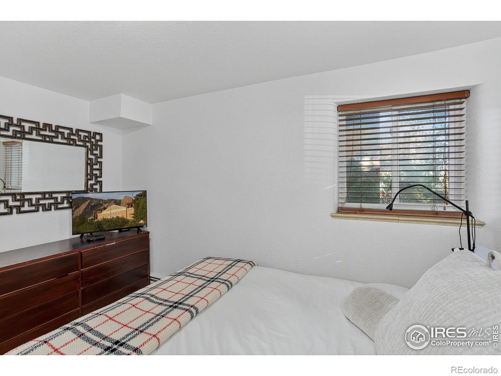 961 16th Street Unit: 2