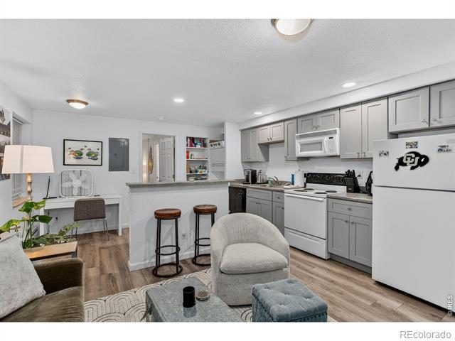 961 16th Street Unit: 2