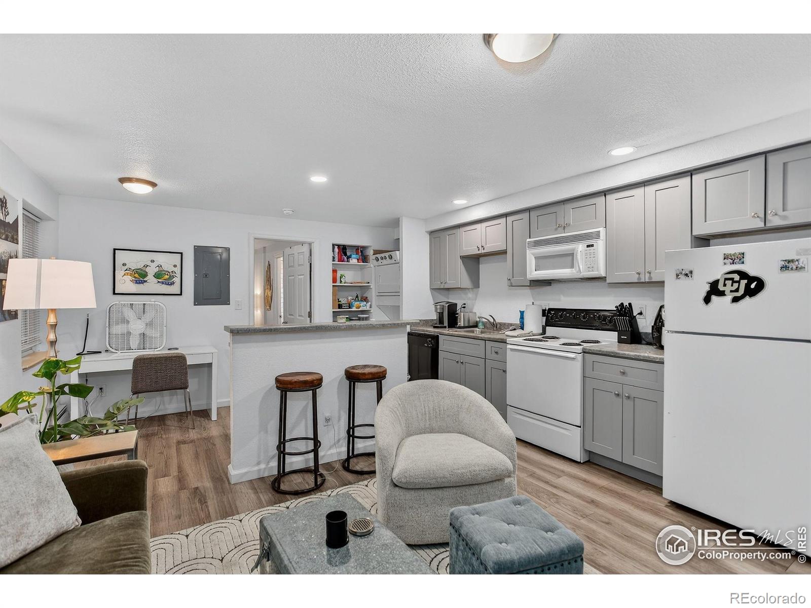 961 16th Street Unit: 2