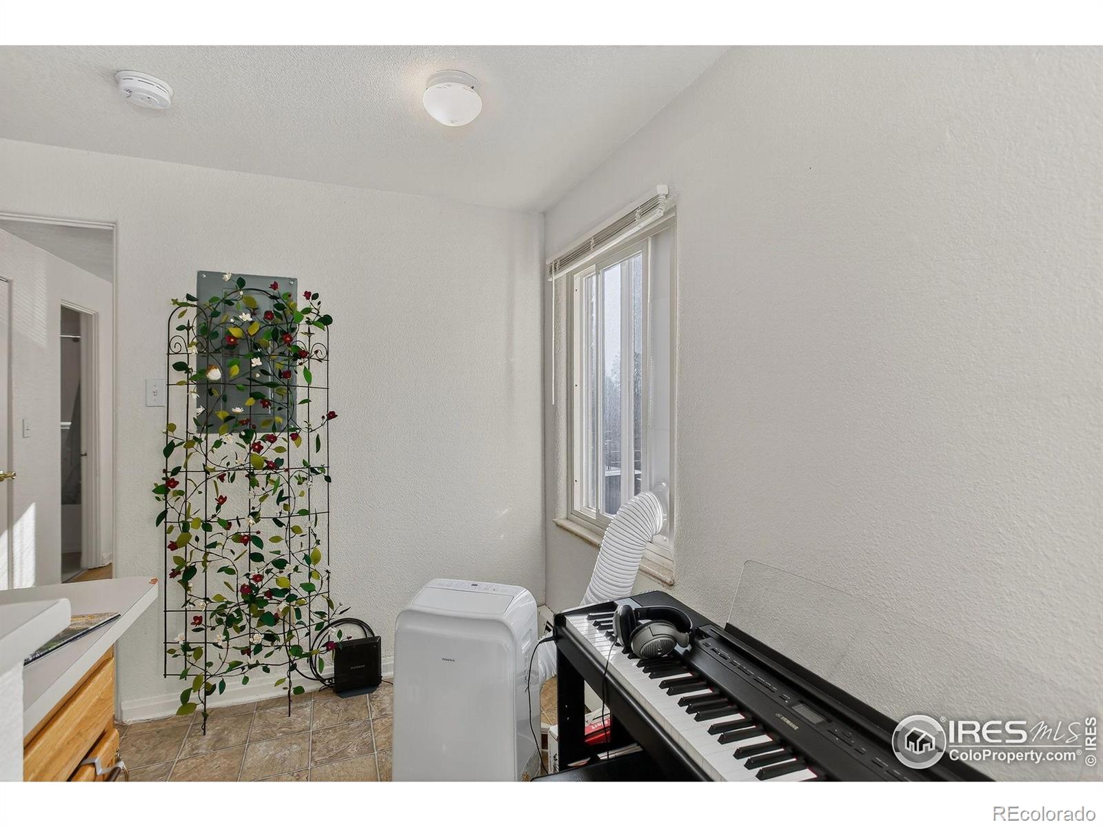 961 16th Street Unit: 5