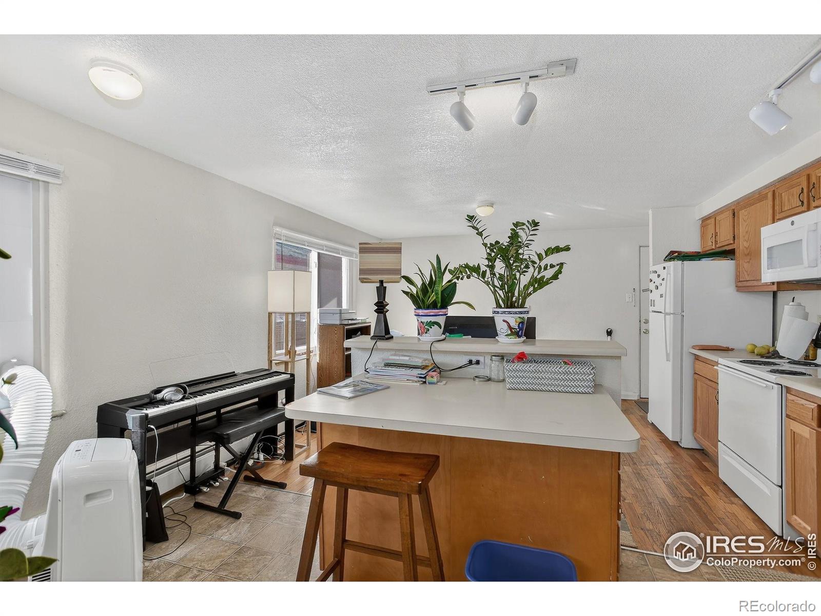 961 16th Street Unit: 5