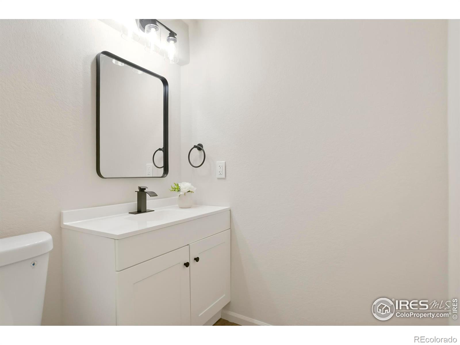 5619 Blue Mountain Circle