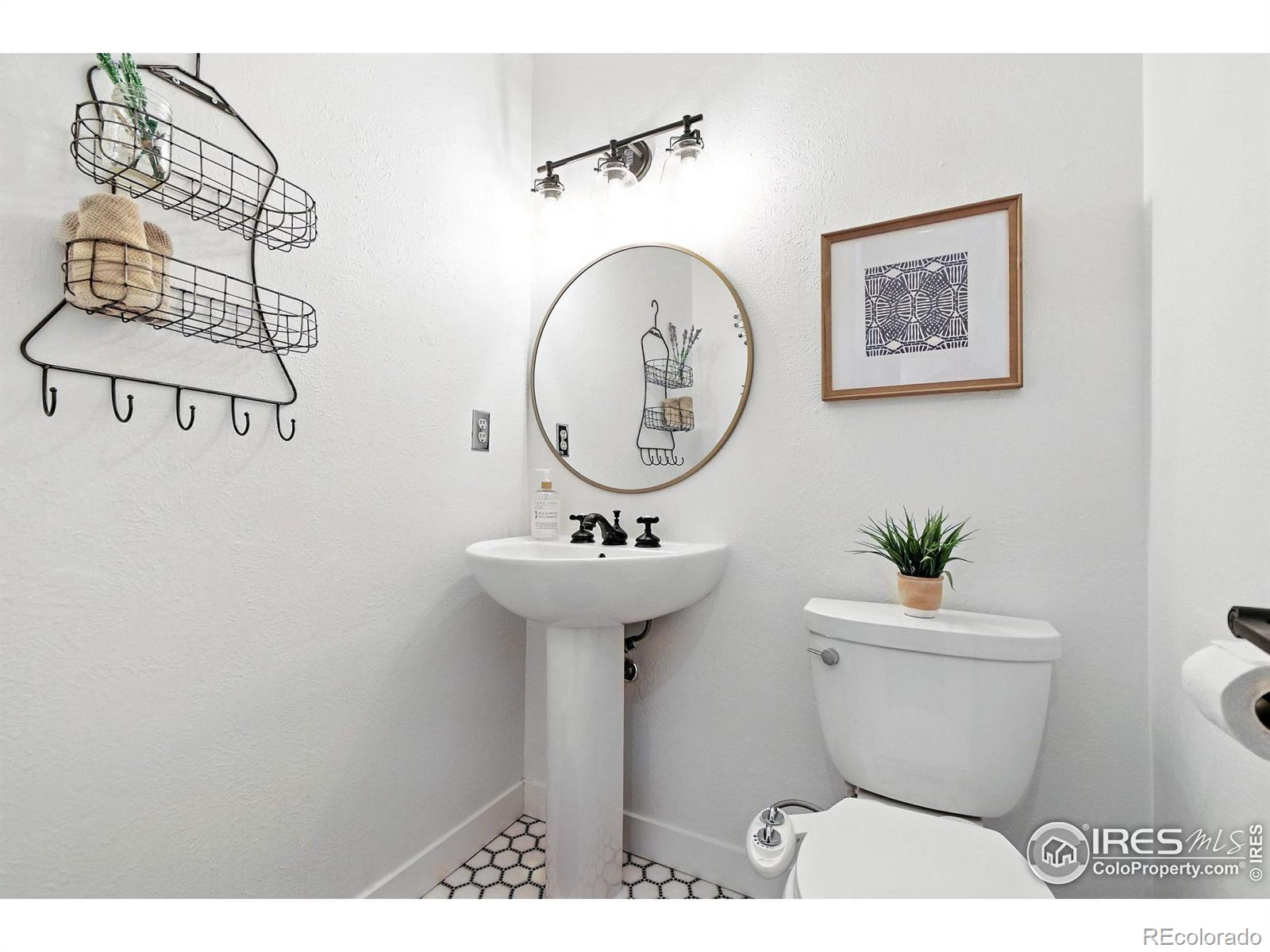 3850 Broadway Street Unit: 24