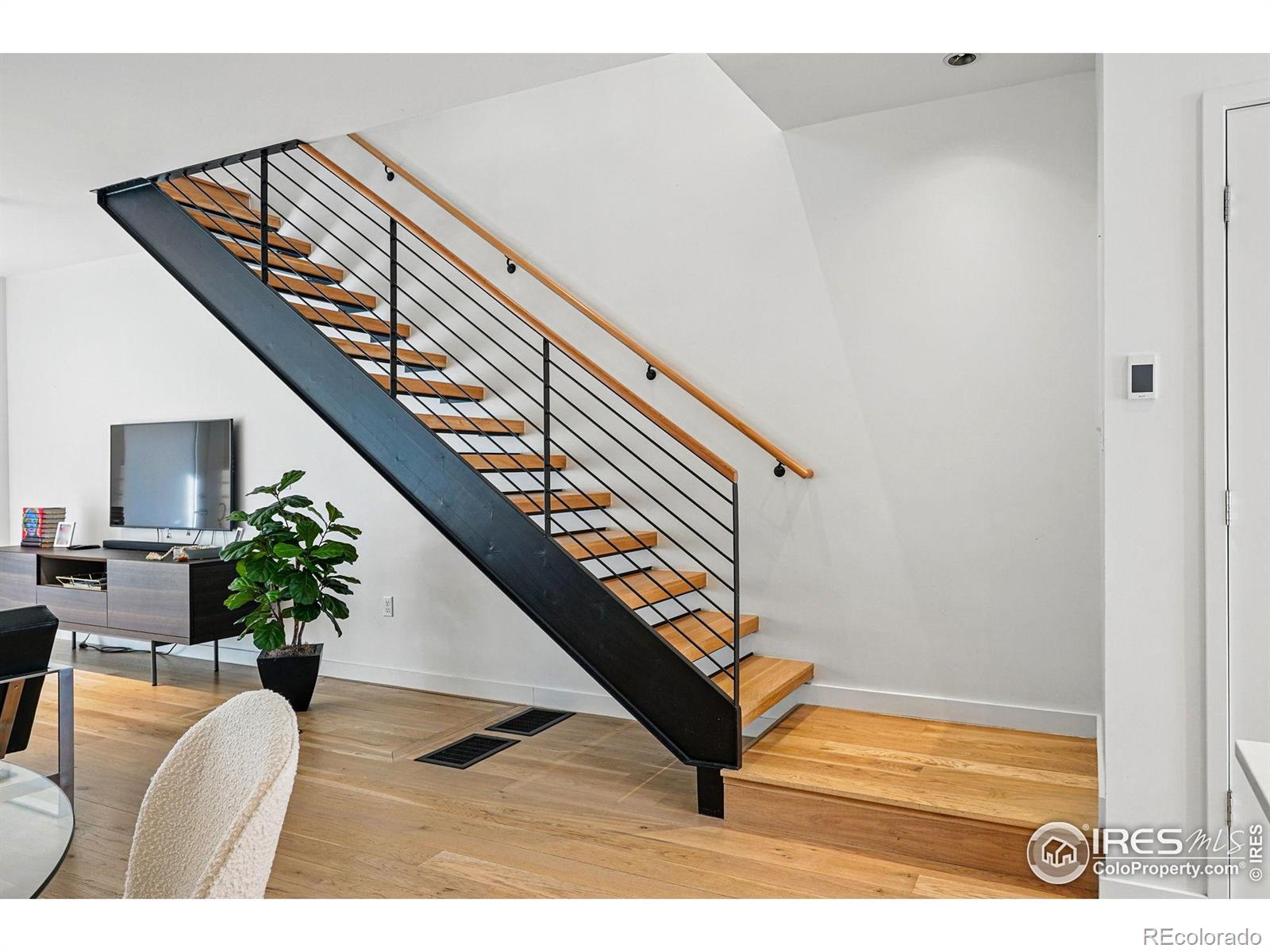 1916 23rd Street Unit: 6