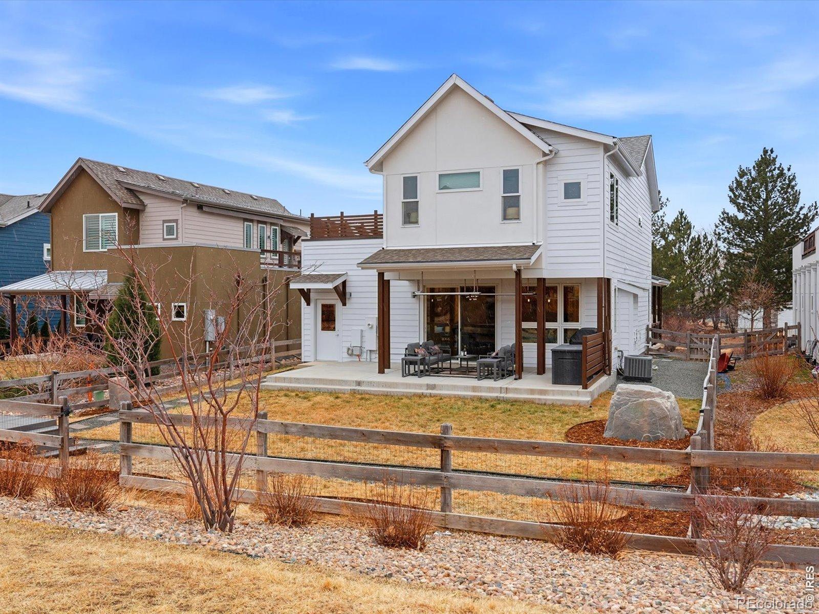 835 Yellow Pine Avenue