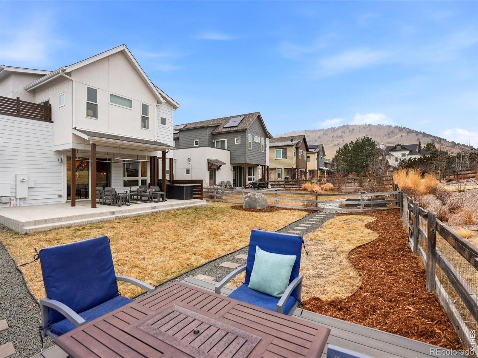 835 Yellow Pine Avenue