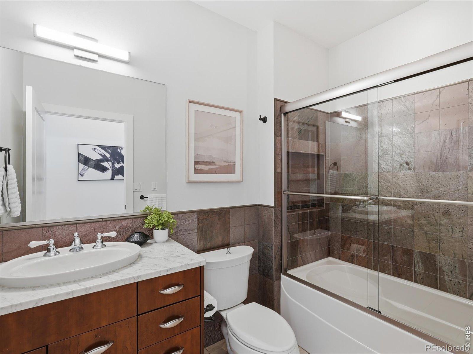 2336 Spruce Street Unit: 5