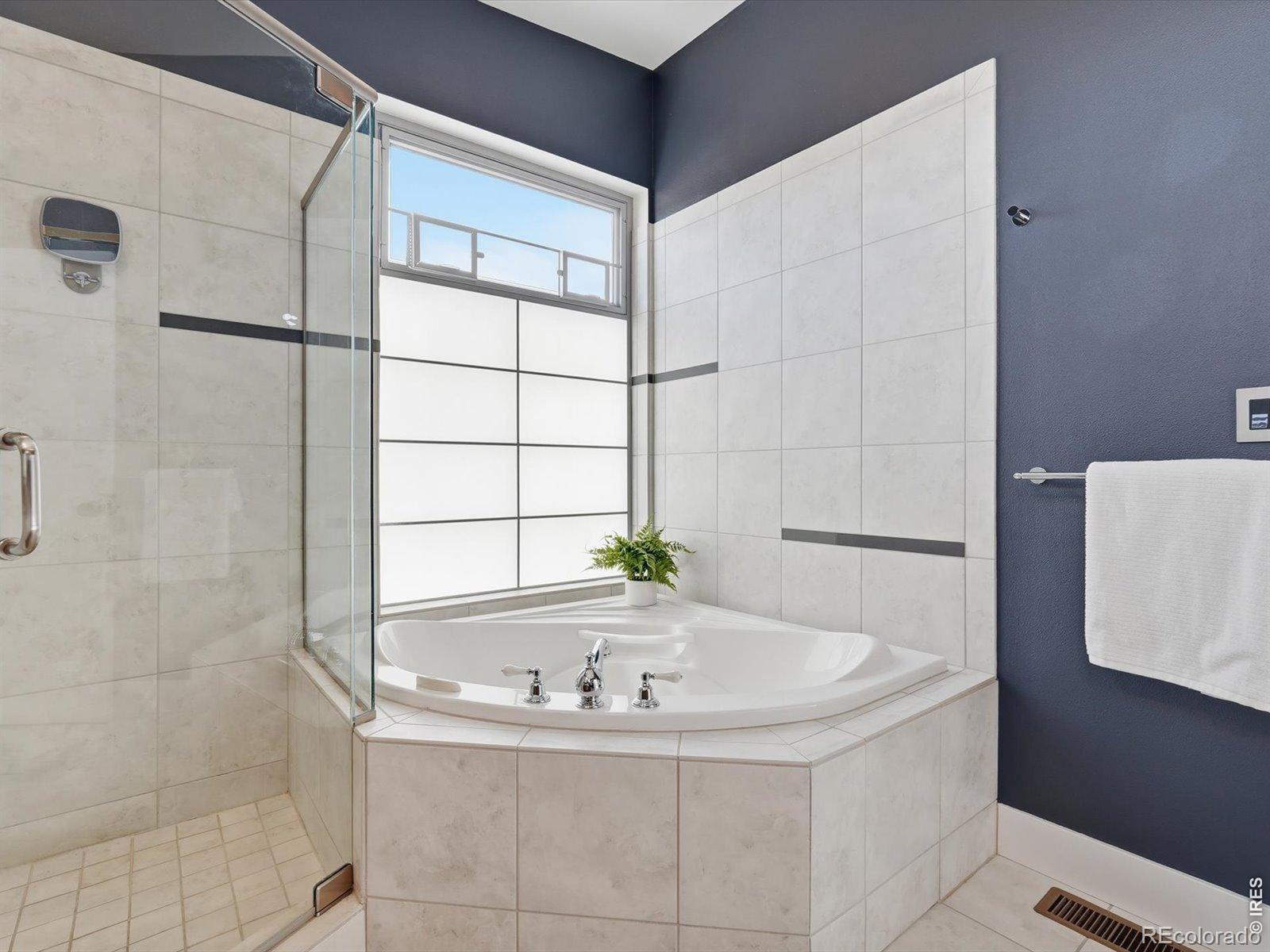 2336 Spruce Street Unit: 5