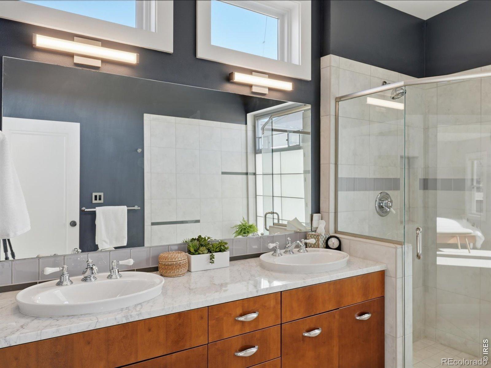2336 Spruce Street Unit: 5