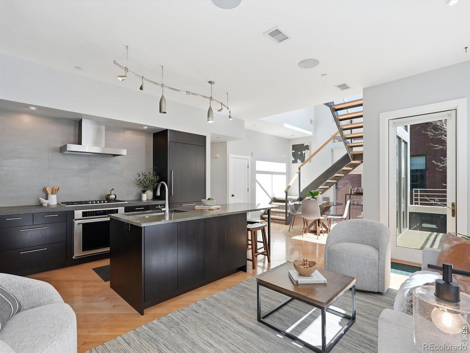 2336 Spruce Street Unit: 5