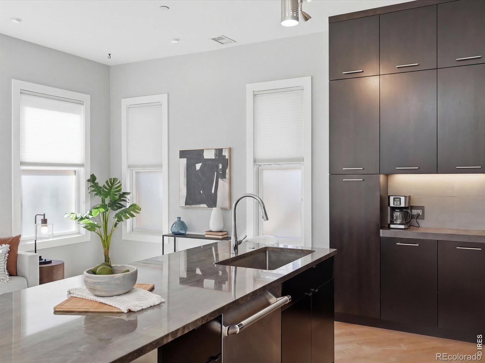 2336 Spruce Street Unit: 5