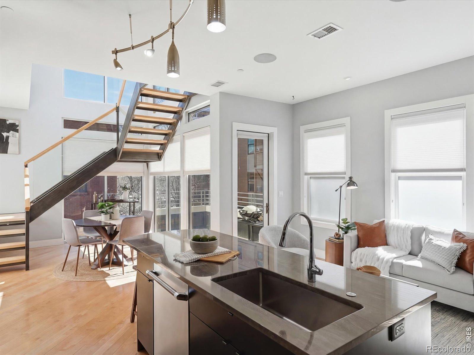 2336 Spruce Street Unit: 5