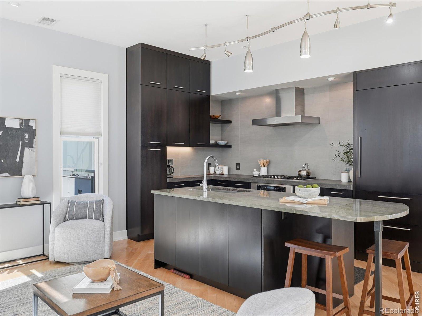 2336 Spruce Street Unit: 5