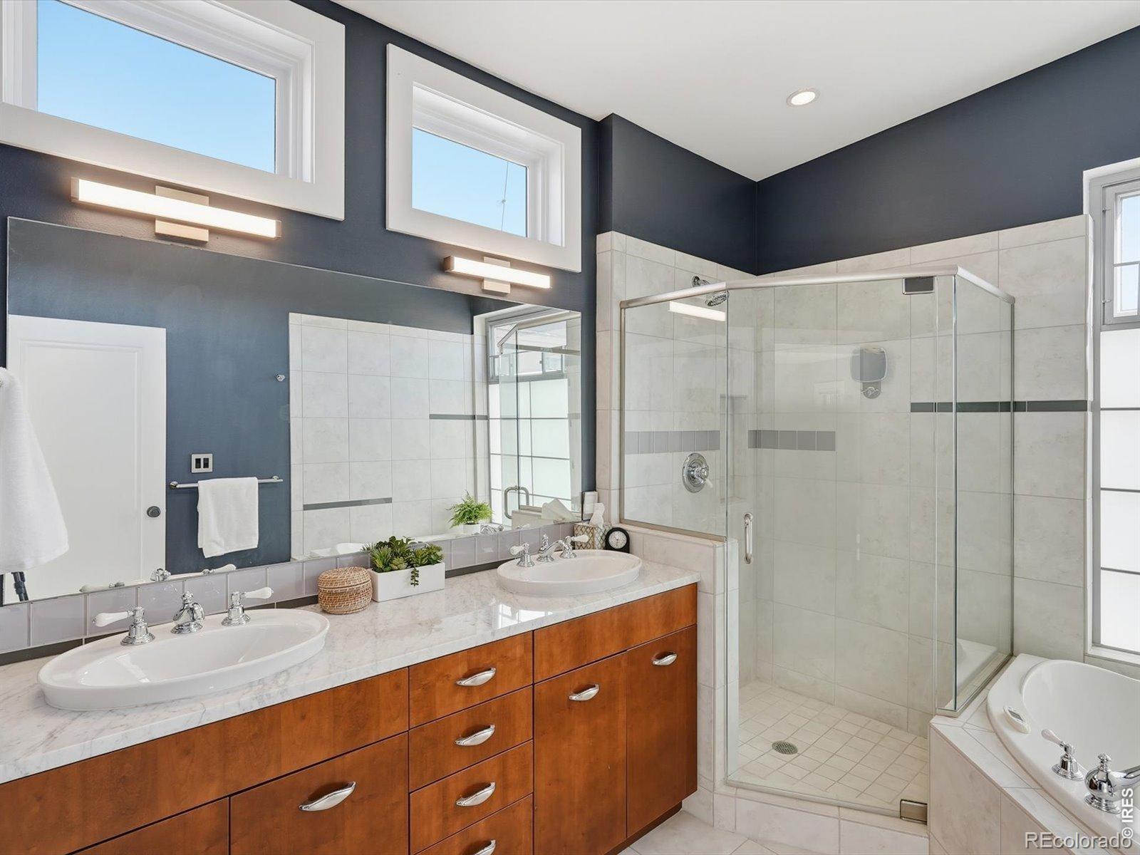 2336 Spruce Street Unit: 5