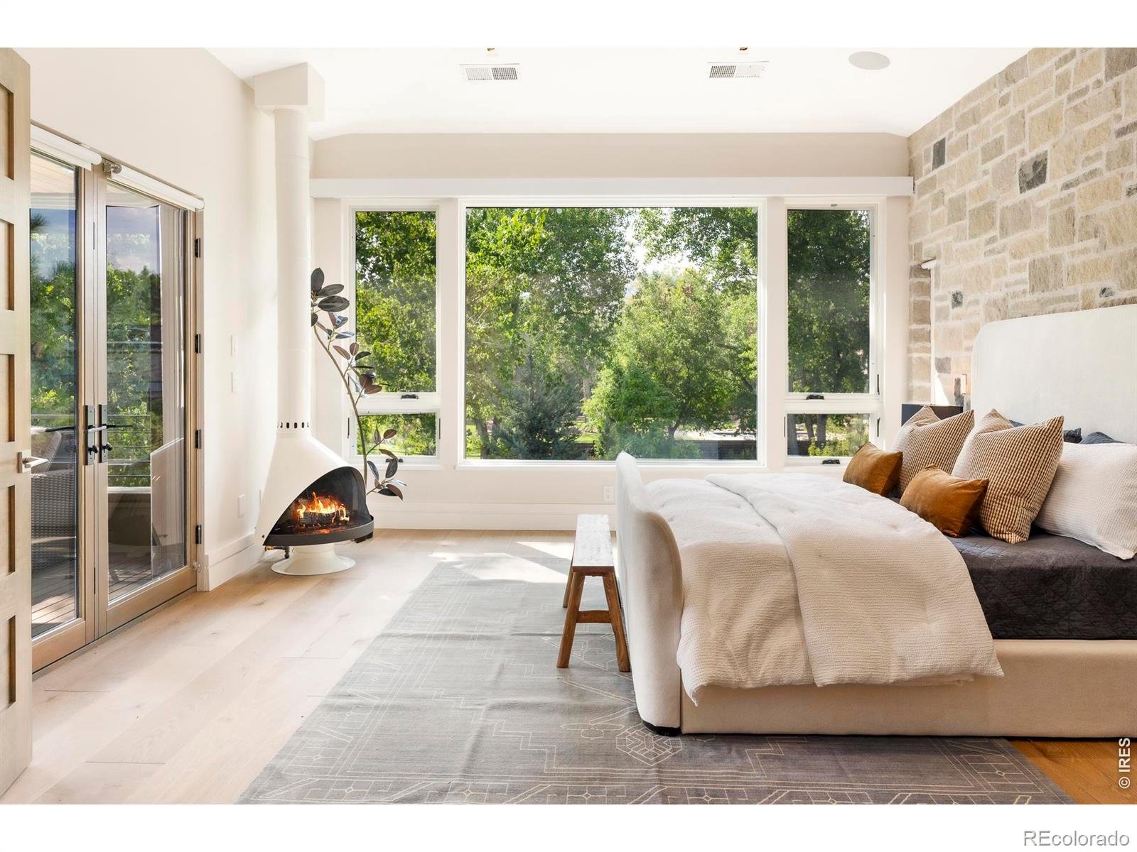 2158 Tamarack Avenue