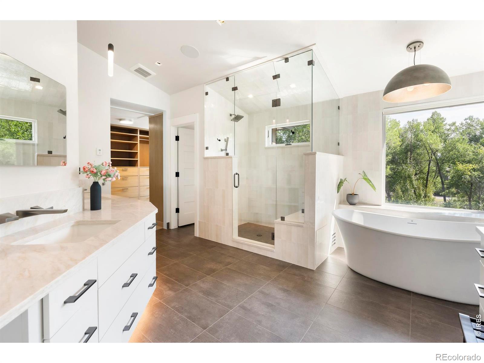 2158 Tamarack Avenue