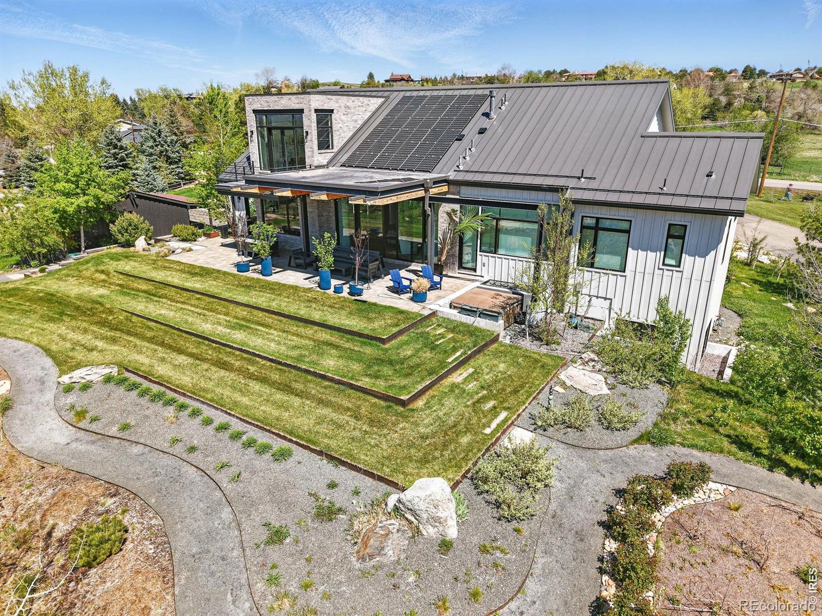 635 Paragon Drive