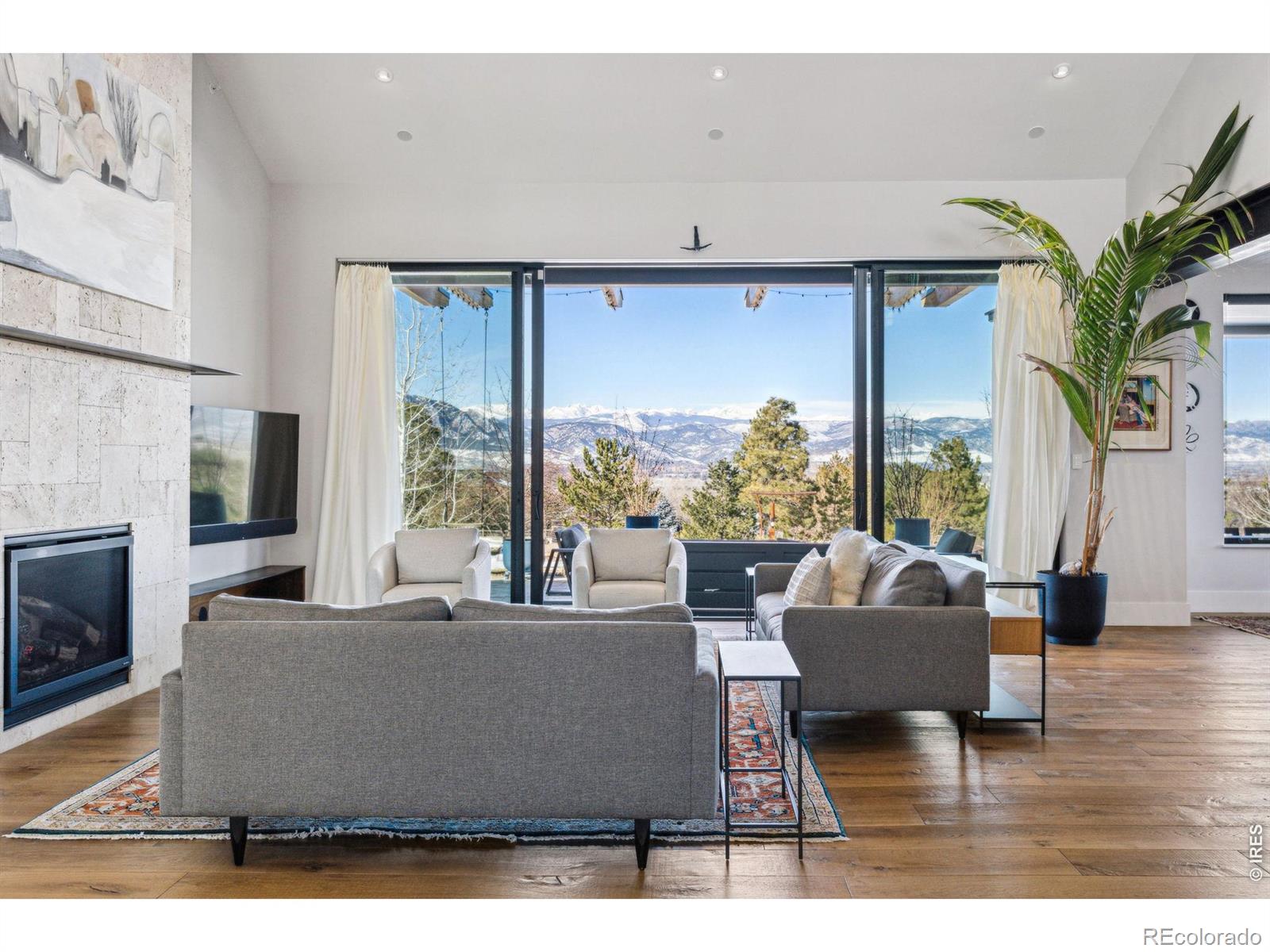 635 Paragon Drive