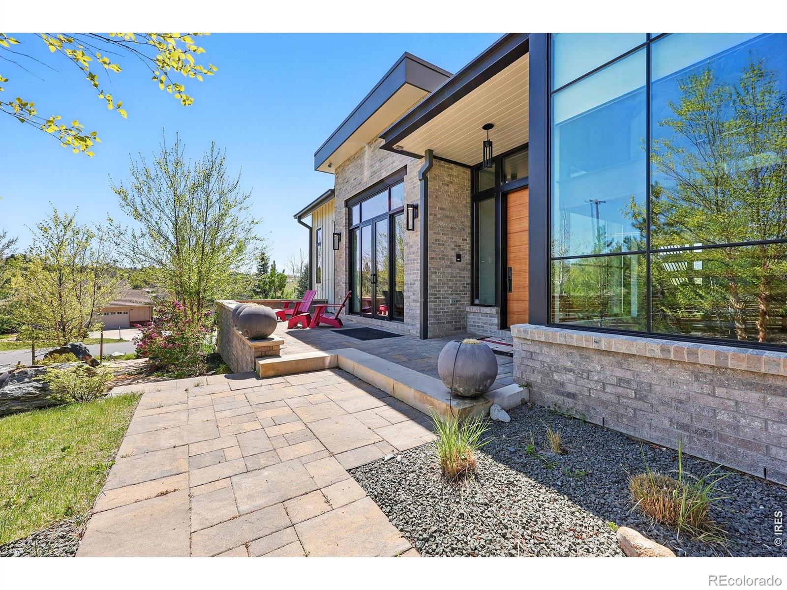 635 Paragon Drive