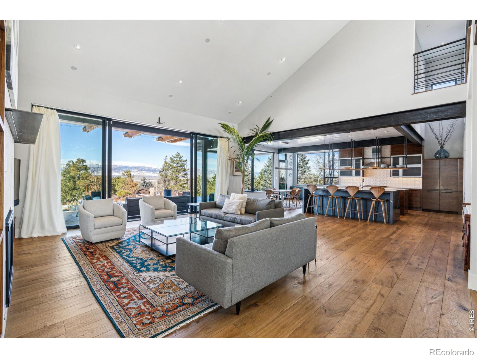 635 Paragon Drive
