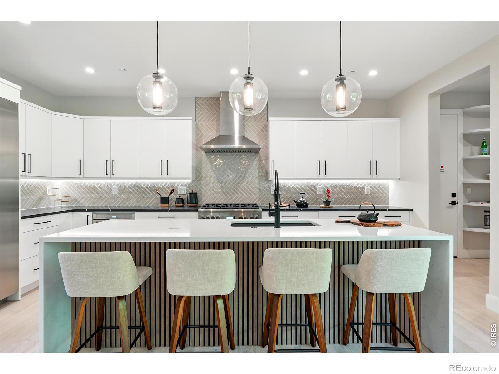 2860 Table Mesa Drive