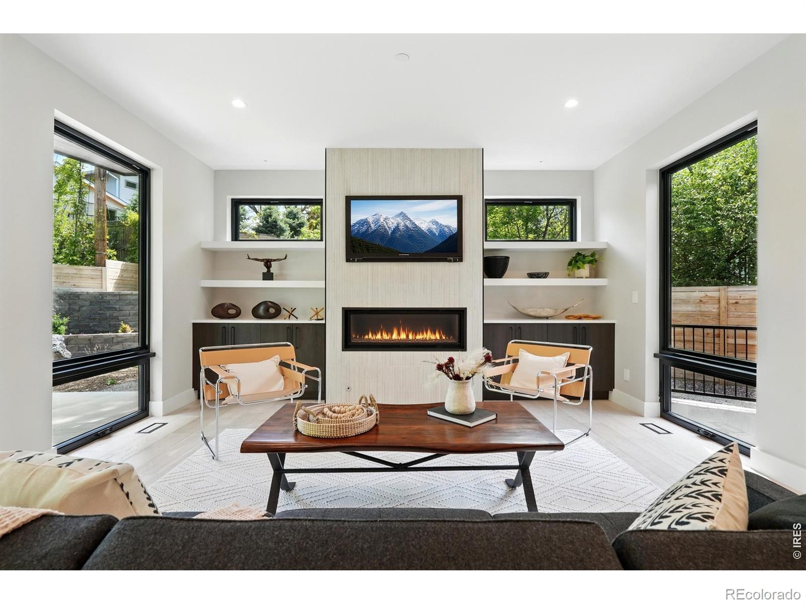 2860 Table Mesa Drive