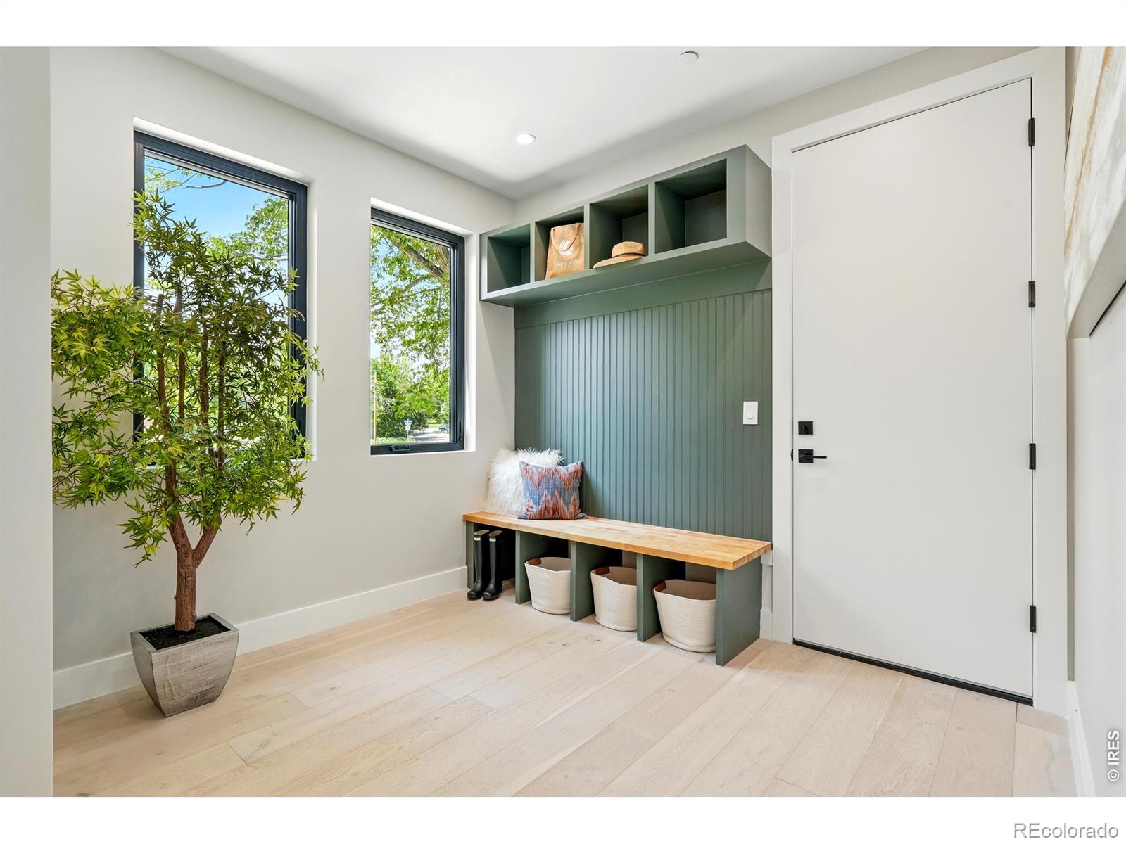 2860 Table Mesa Drive