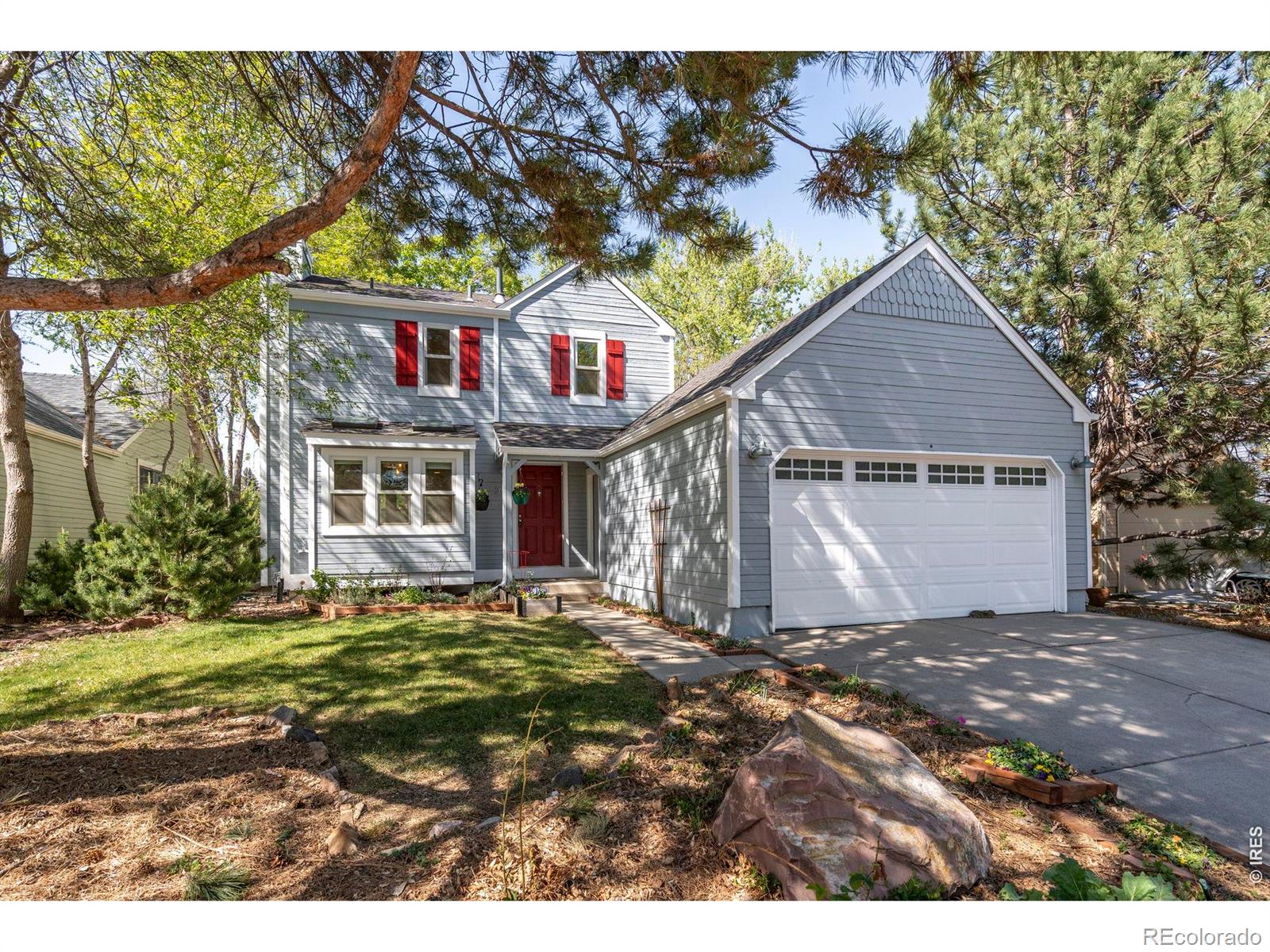 209 W Sycamore Lane