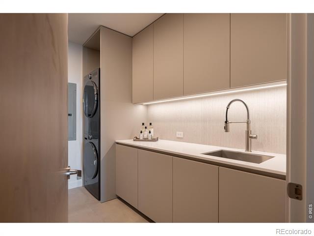 1750 Sunset Boulevard