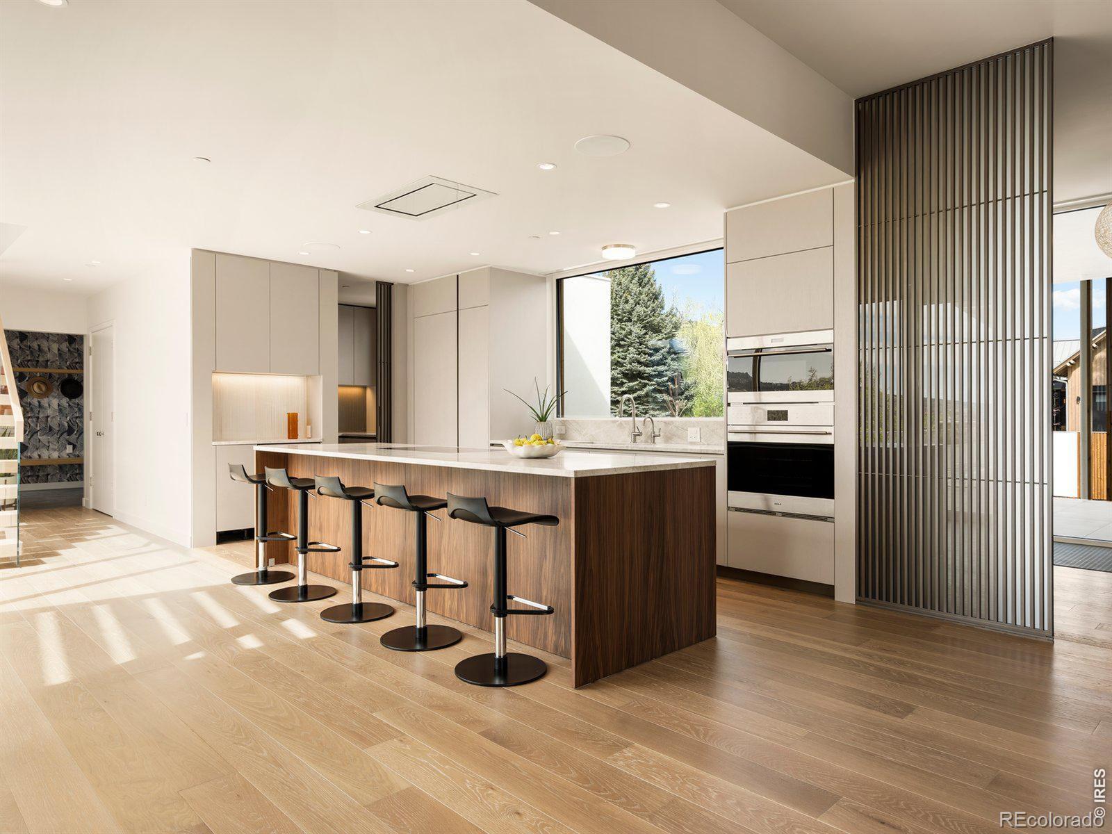 1750 Sunset Boulevard