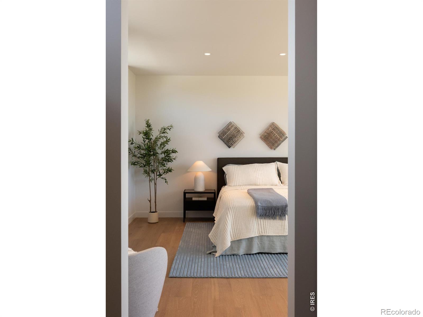 1750 Sunset Boulevard