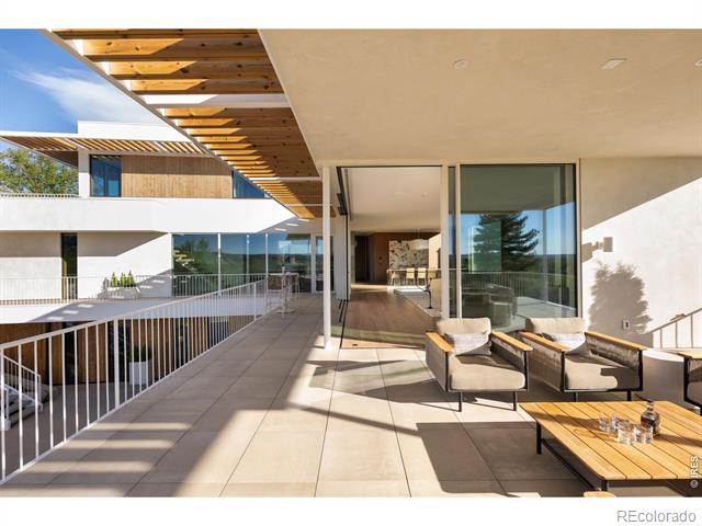 1750 Sunset Boulevard