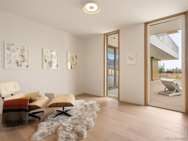 1750 Sunset Boulevard