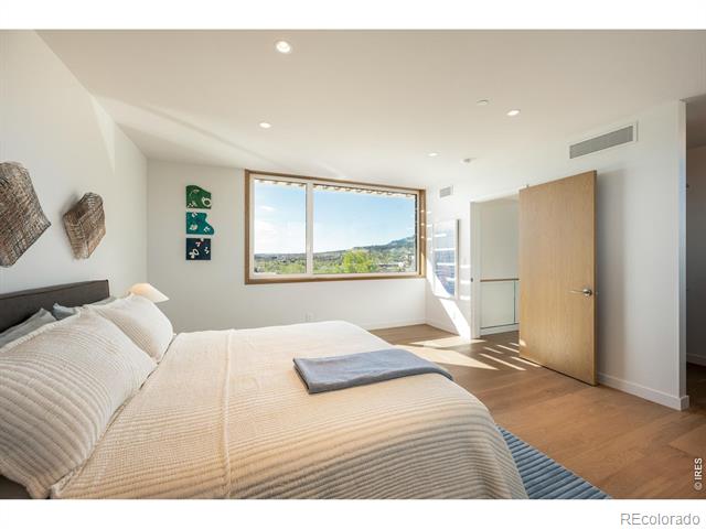 1750 Sunset Boulevard