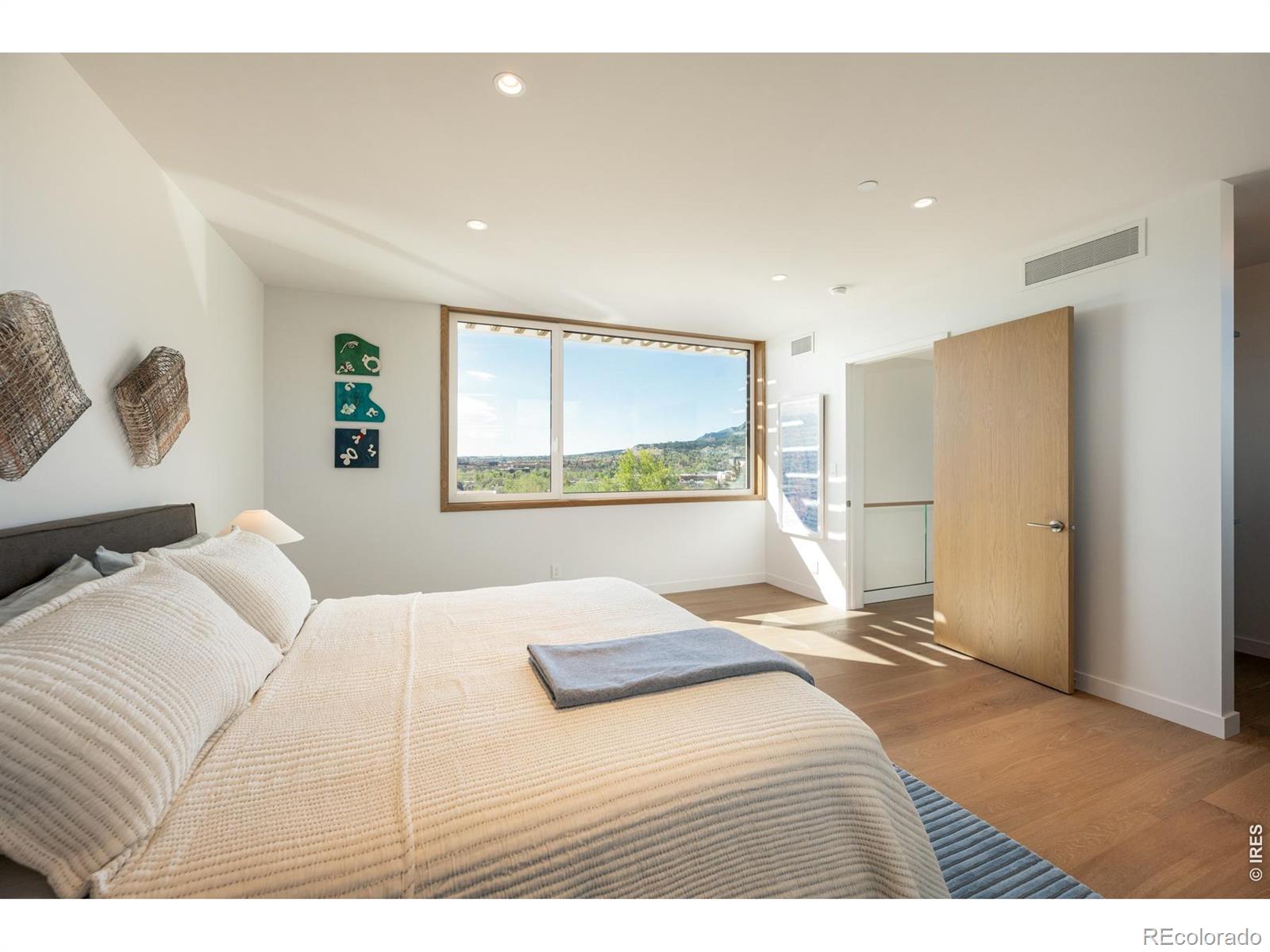 1750 Sunset Boulevard