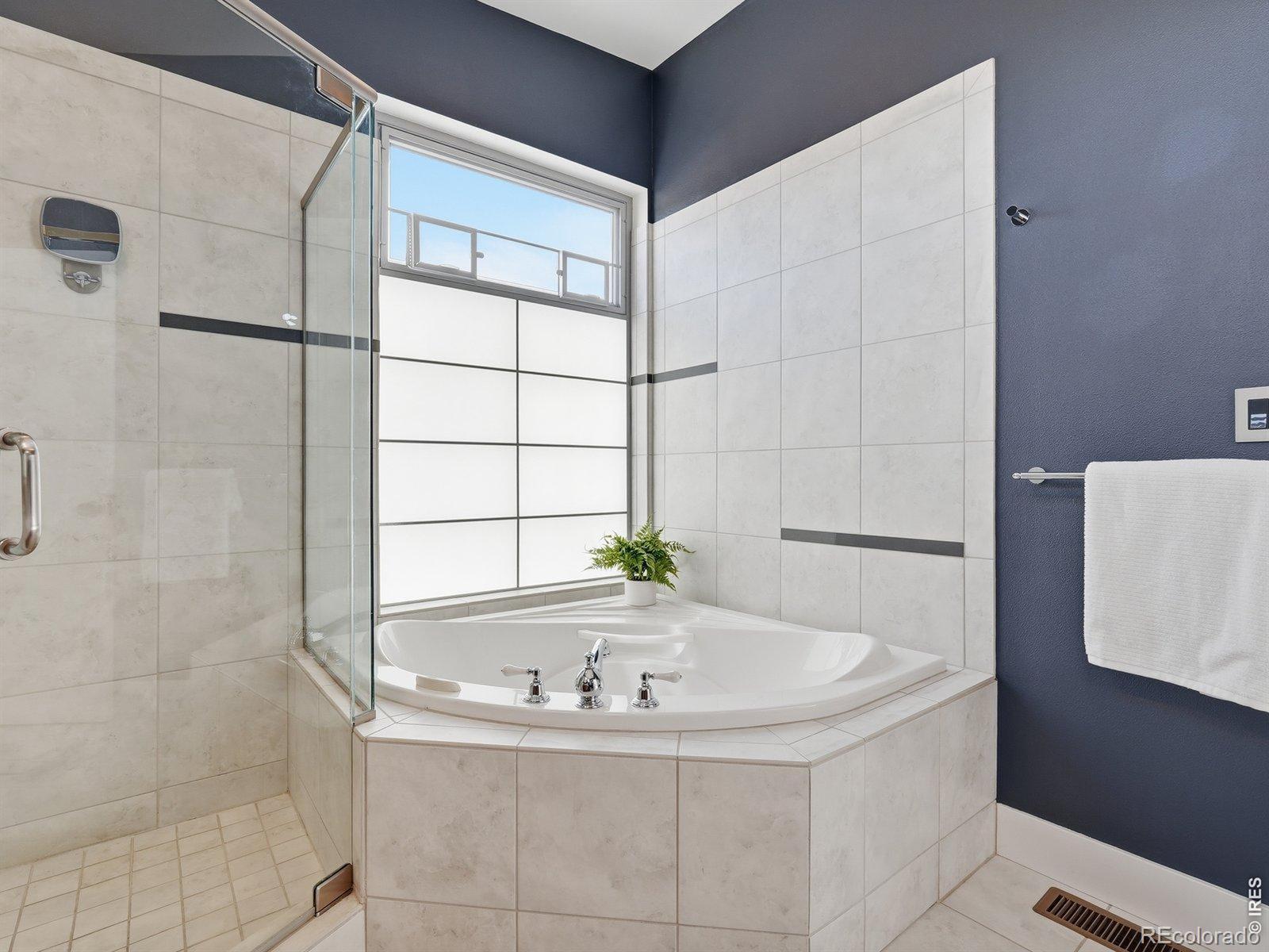 2336 Spruce Street Unit: 5