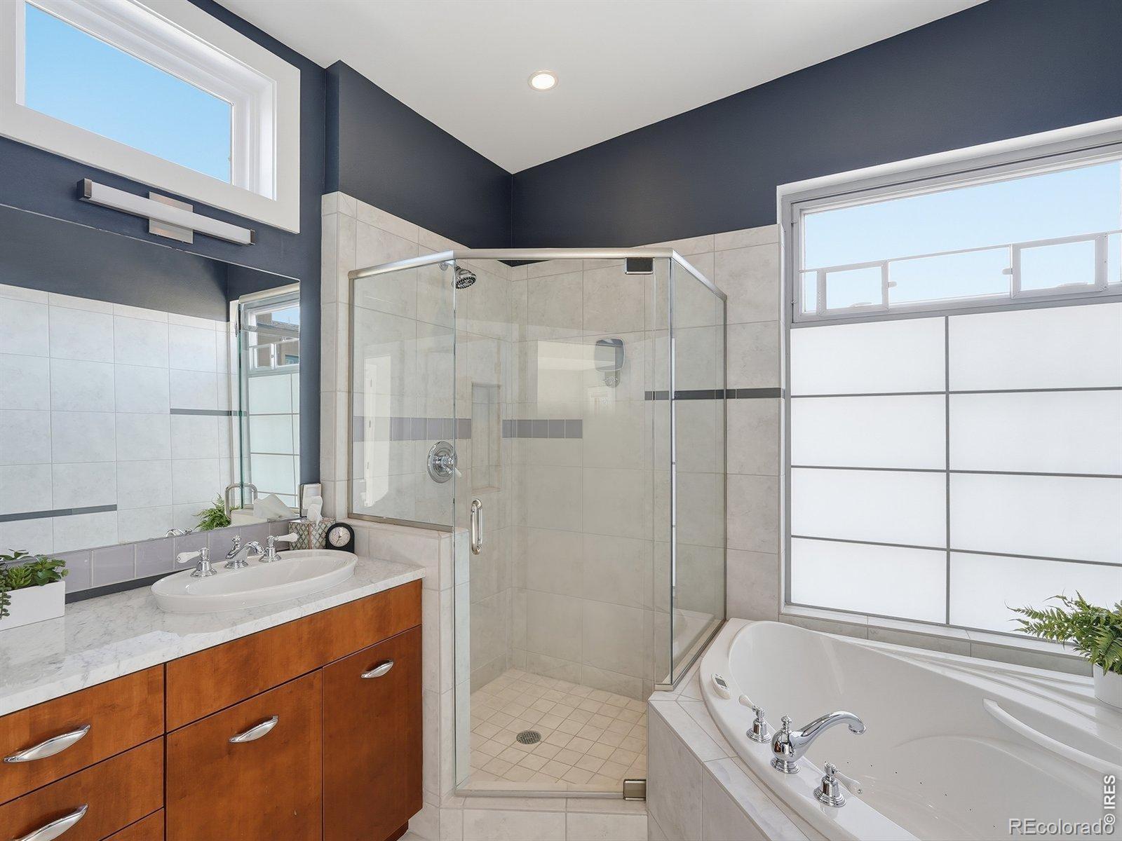 2336 Spruce Street Unit: 5