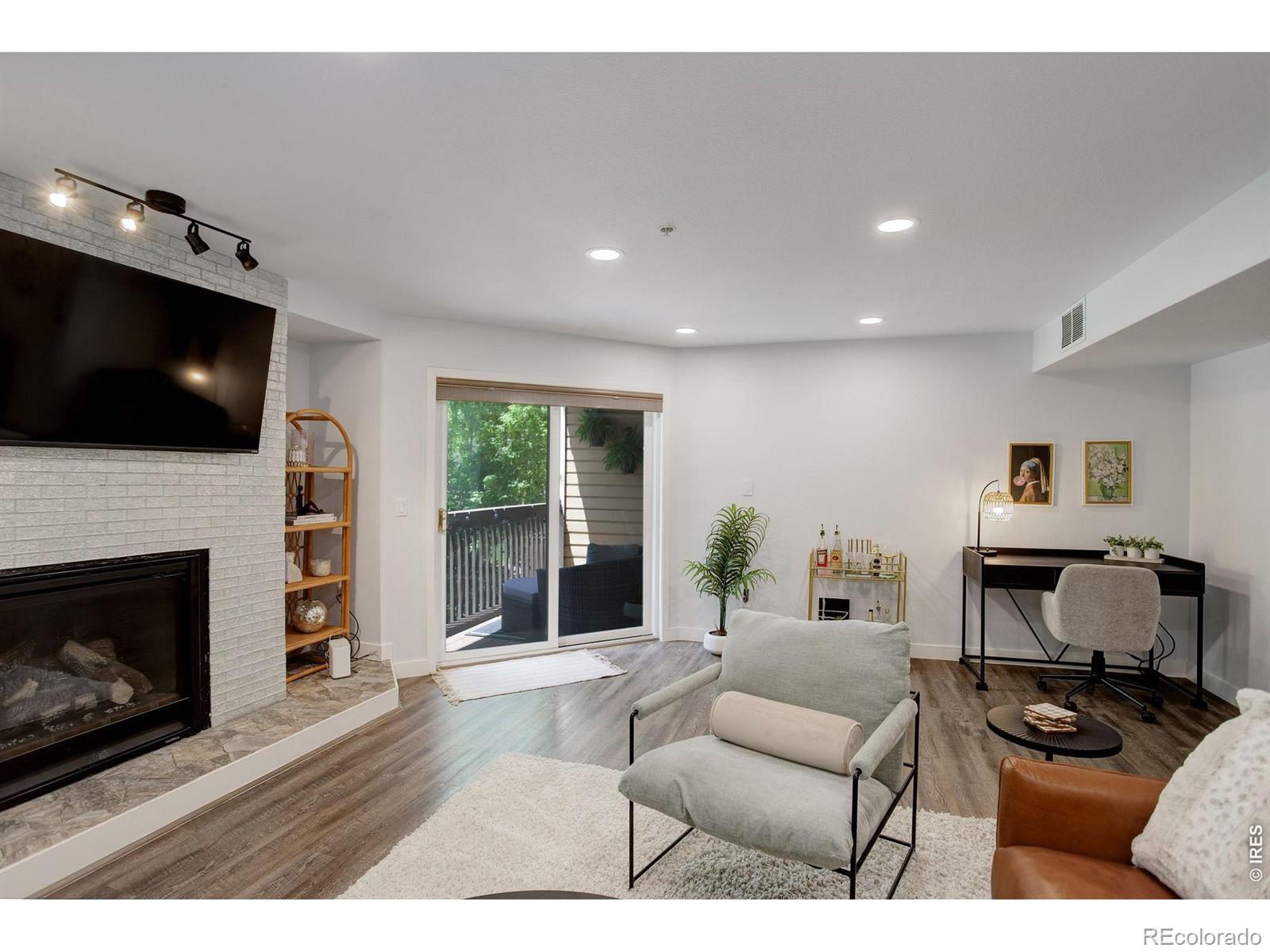 2802 Sundown Lane Unit: 210