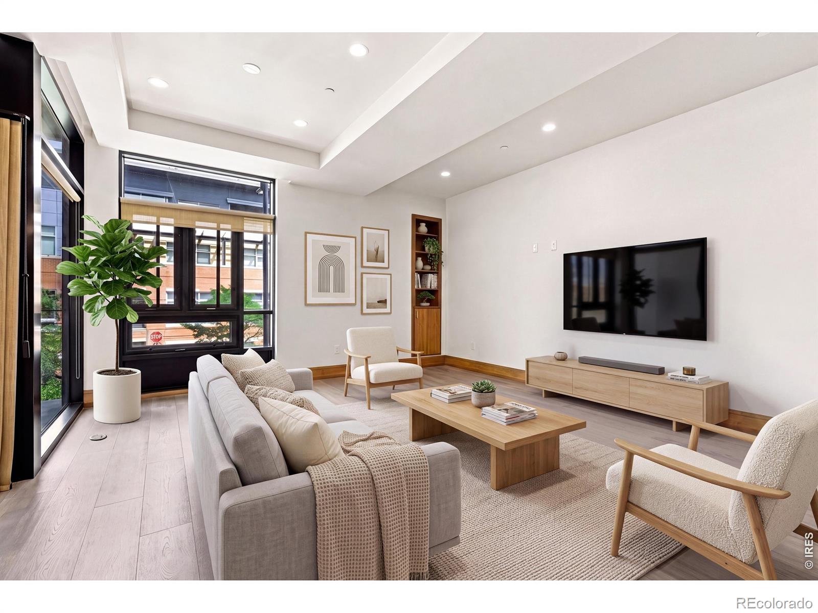 1077 Canyon Boulevard Unit: 211
