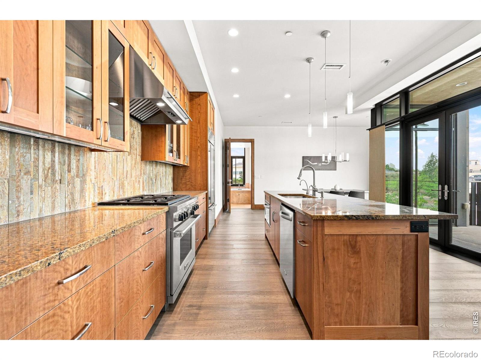 1077 Canyon Boulevard Unit: 211