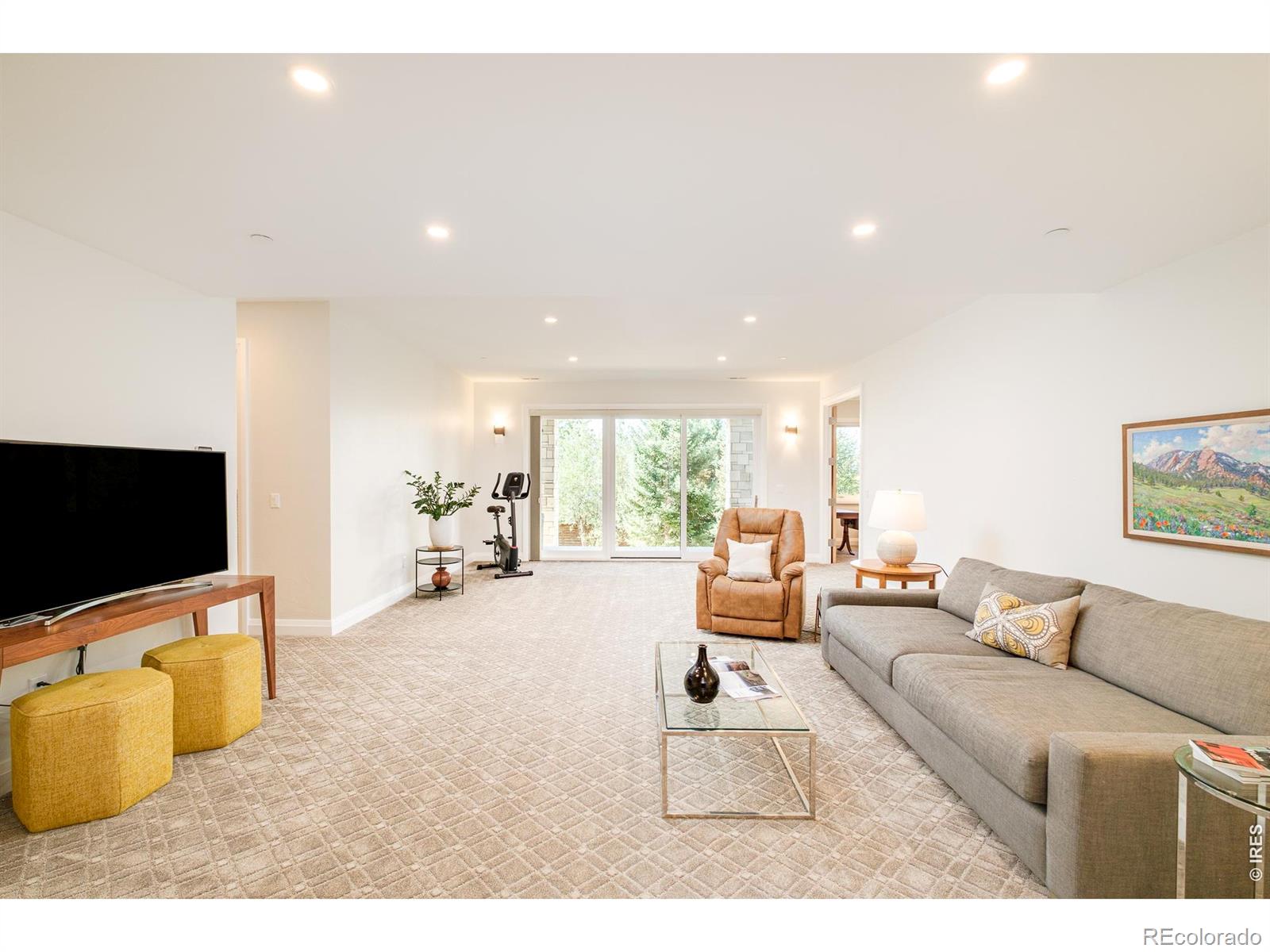975 Westview Drive